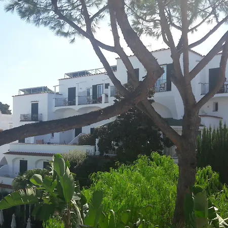 弗拉里蒂尔那泰尔梅酒店