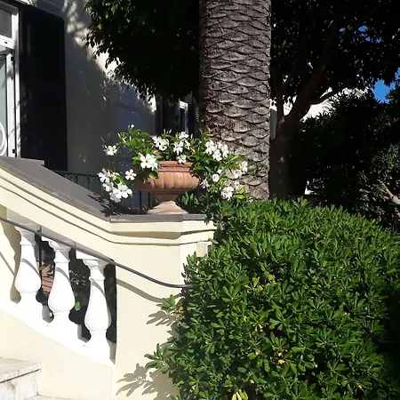 弗拉里蒂尔那泰尔梅酒店